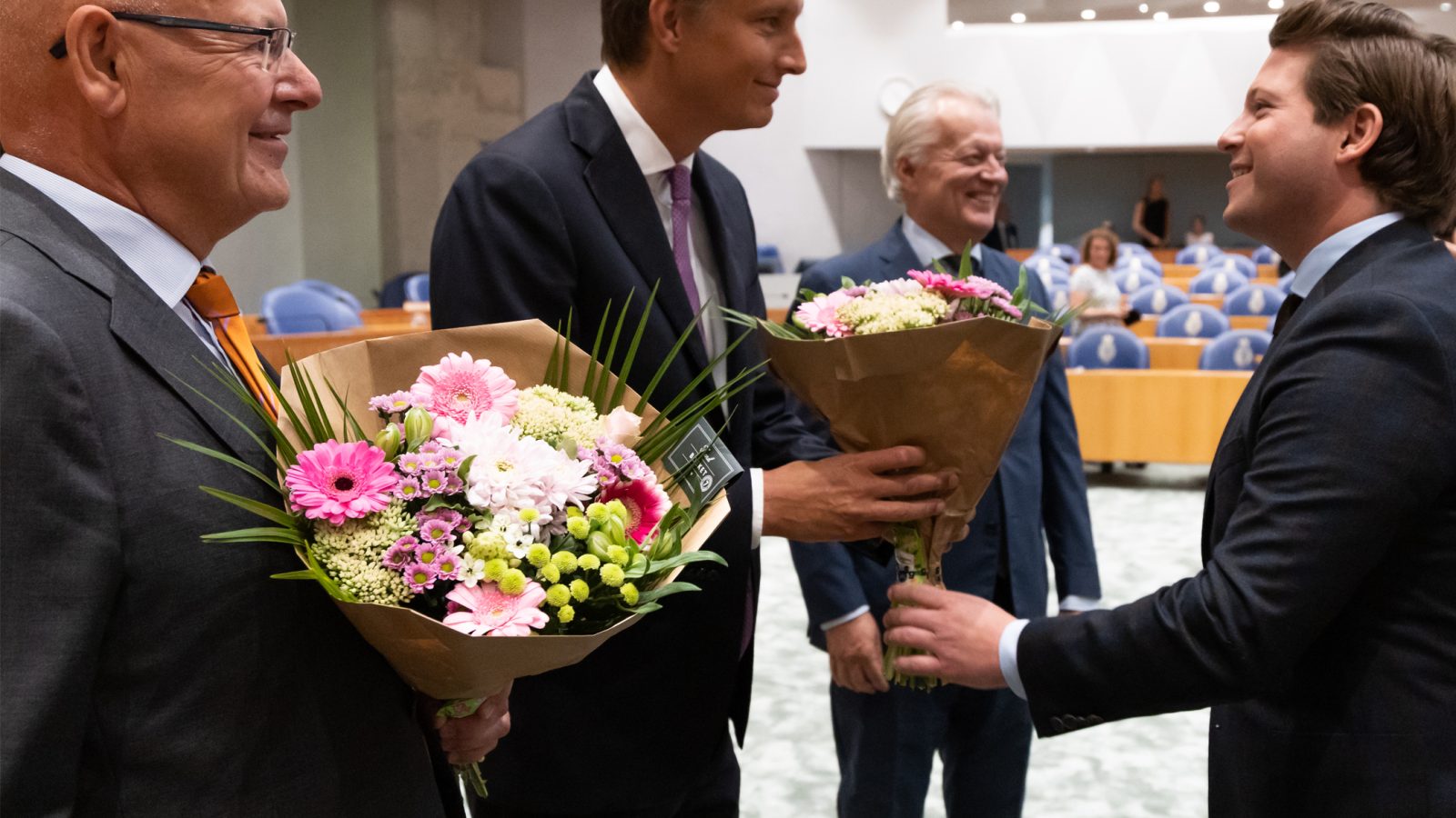 Beëdiging Chris Simons (links) en Martijn Grevink (tweede van links).