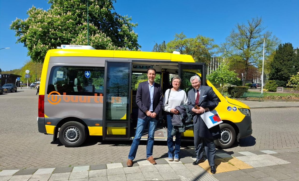 Een werkbezoek aan de buurtbus: ook zeer gewaardeerd onderdeel van het OV!