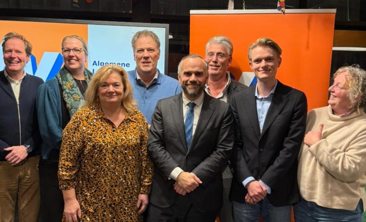 Wouter Schreuder, Astrid Verkuijlen-van Hoek, Willem Kraanen, Pepijn Rovers, Rinske Voets, Koen van Dinther, Desiree Rasenberg, Mark du Maine namens VVD Vught Helvoirt en Cromvoirt voor tijdens de Gemeenteraadsverkiezingen van 2026.