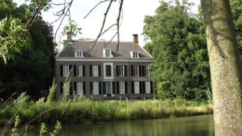 VVD en D66 bezorgd over toekomst landhuis en Museum Oud Amelisweerd