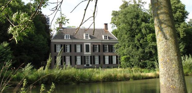 VVD en D66 bezorgd over toekomst landhuis en Museum Oud Amelisweerd