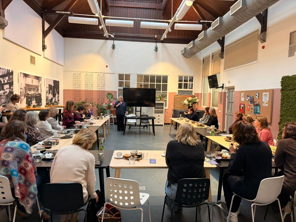 Pitch Renata Shalders bij verkiezingsontbijt professioneel vrouwennetwerk