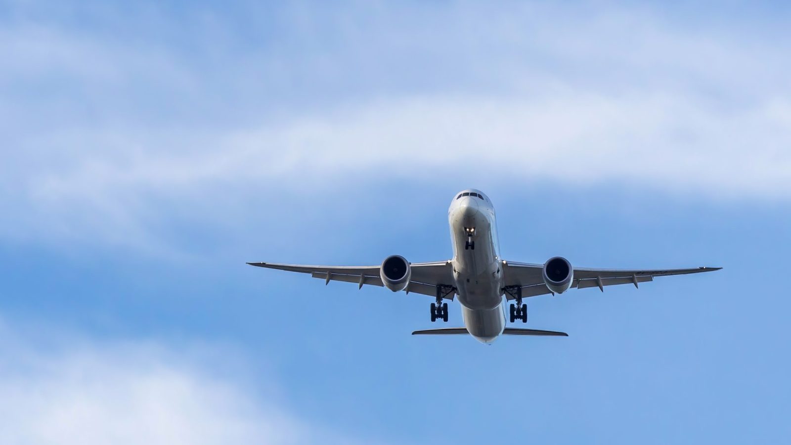 VVD vliegtuig van onderen