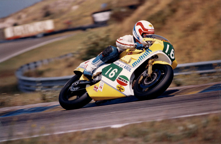 Jan van Iwaarden op de motor