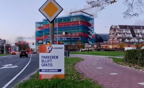 Als VVD hebben we de afgelopen jaren een belangrijke bijdrage geleverd aan het verbeteren van de verkeersituatie in ons dorp. Door verschillende verkeersknelpunten in ons dorp aan te pakken, vermindert de overlast, versterkt de veiligheid en helpen wij sluipverkeer voorkomen.