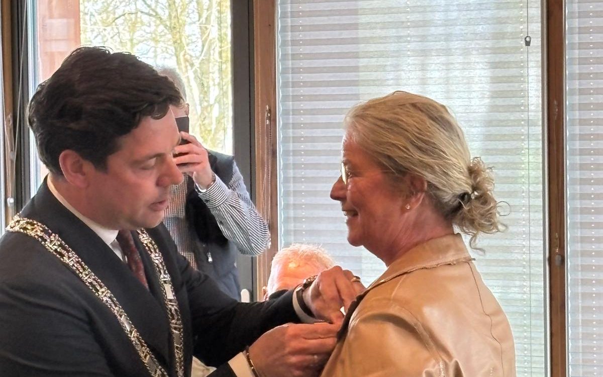 Gerda Hardam krijgt een koninklijke onderscheiding