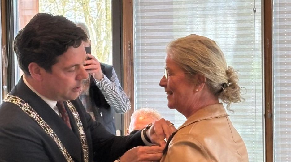 Gerda Hardam krijgt een koninklijke onderscheiding