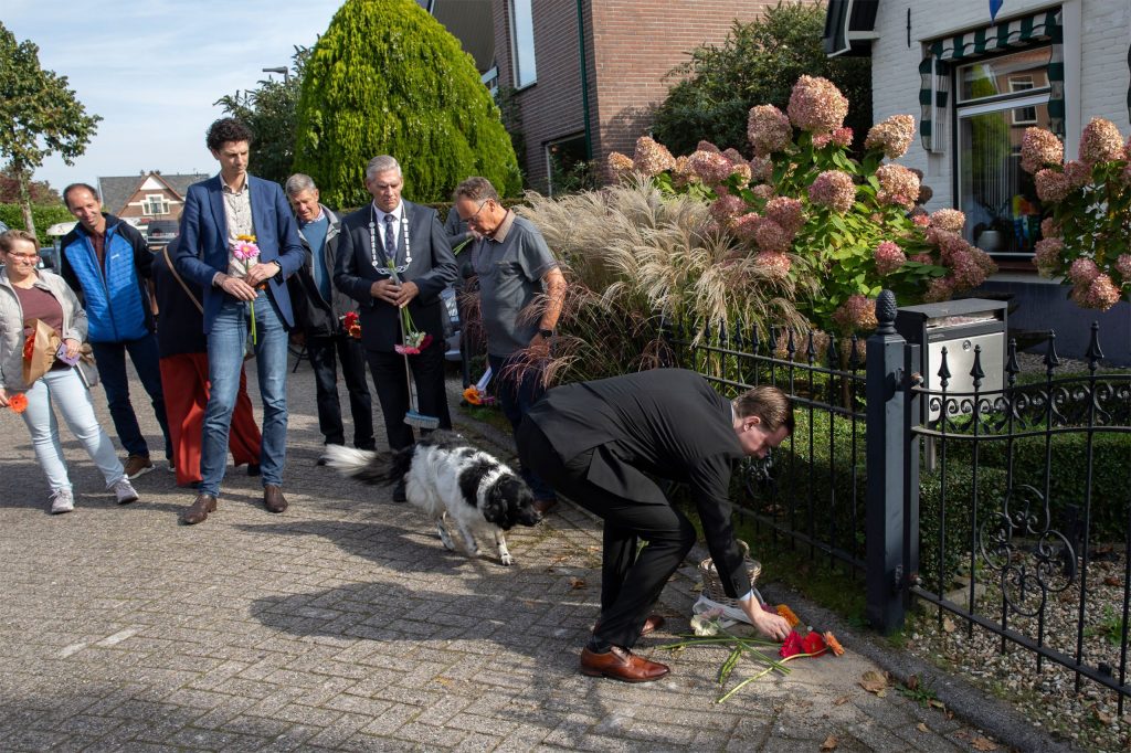 Onthulling Struikelstenen in Leersum