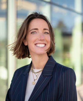 Portretfoto Suzanne van Erven