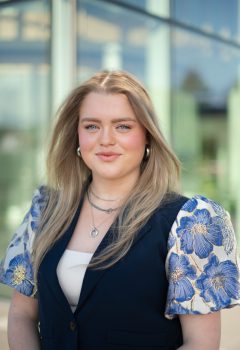 Portret July van Luijk