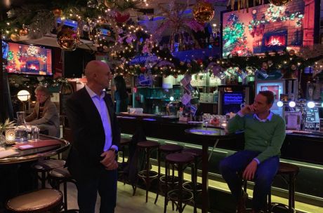 Peter Ouwendijk tijdens het Politiek Café