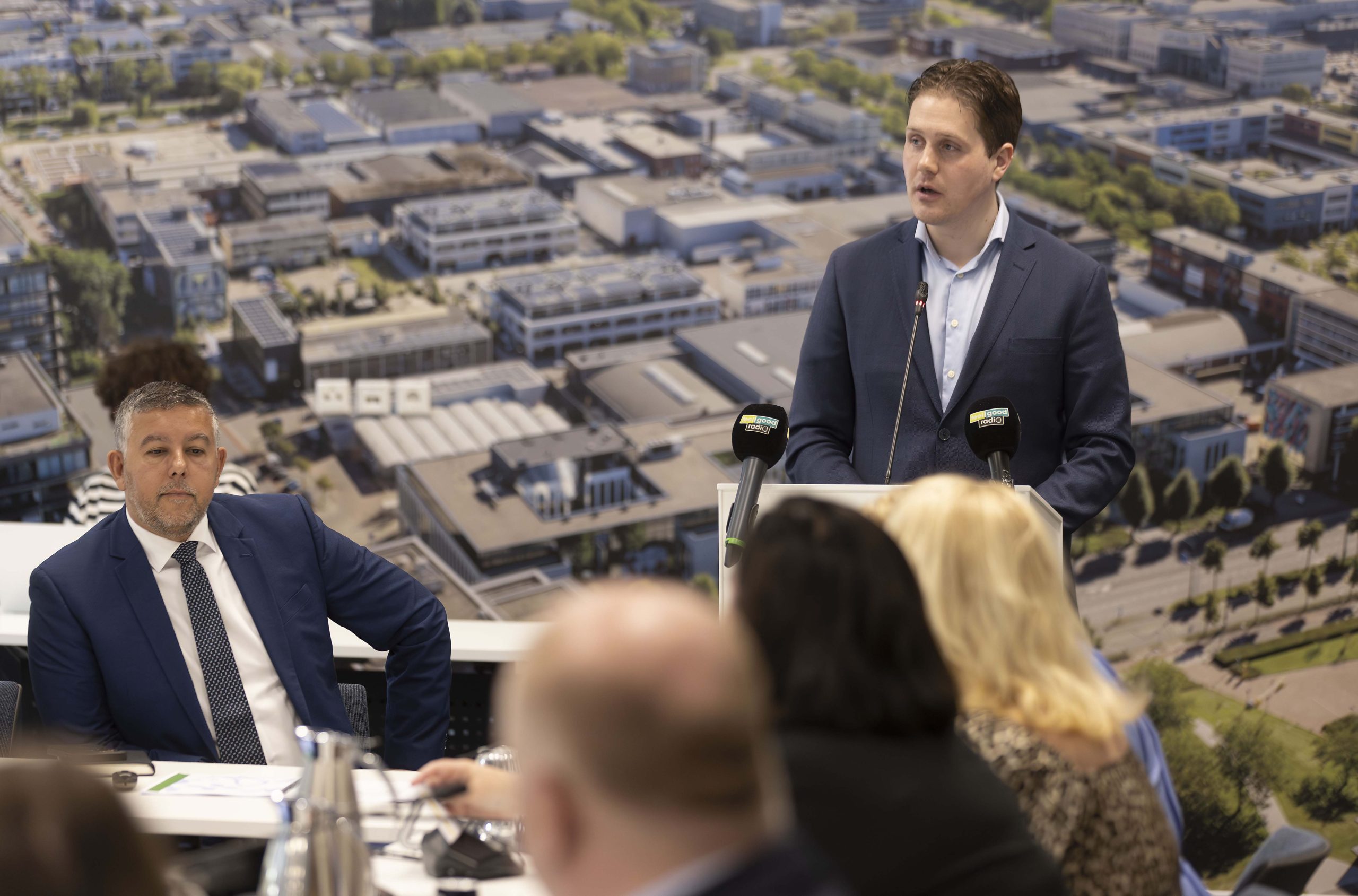 Jordy Loof bij de presentatie van het coalitieakkoord